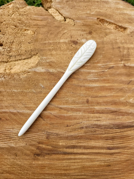 bone tewhatewha (hair pin)