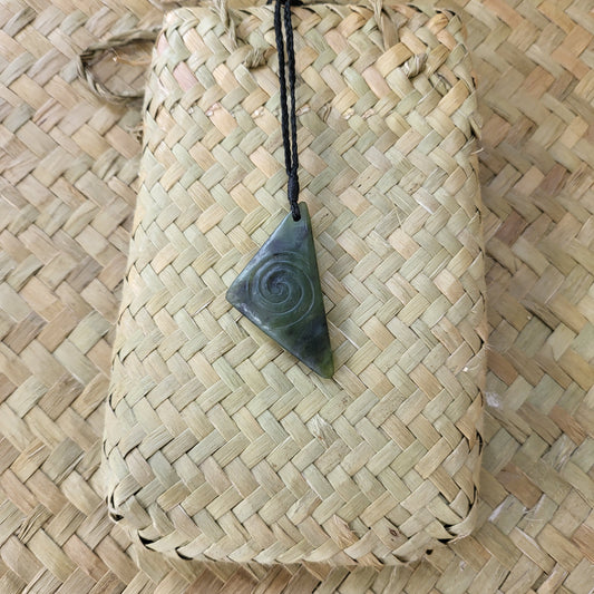 Tapa Toru (Puhoro design)