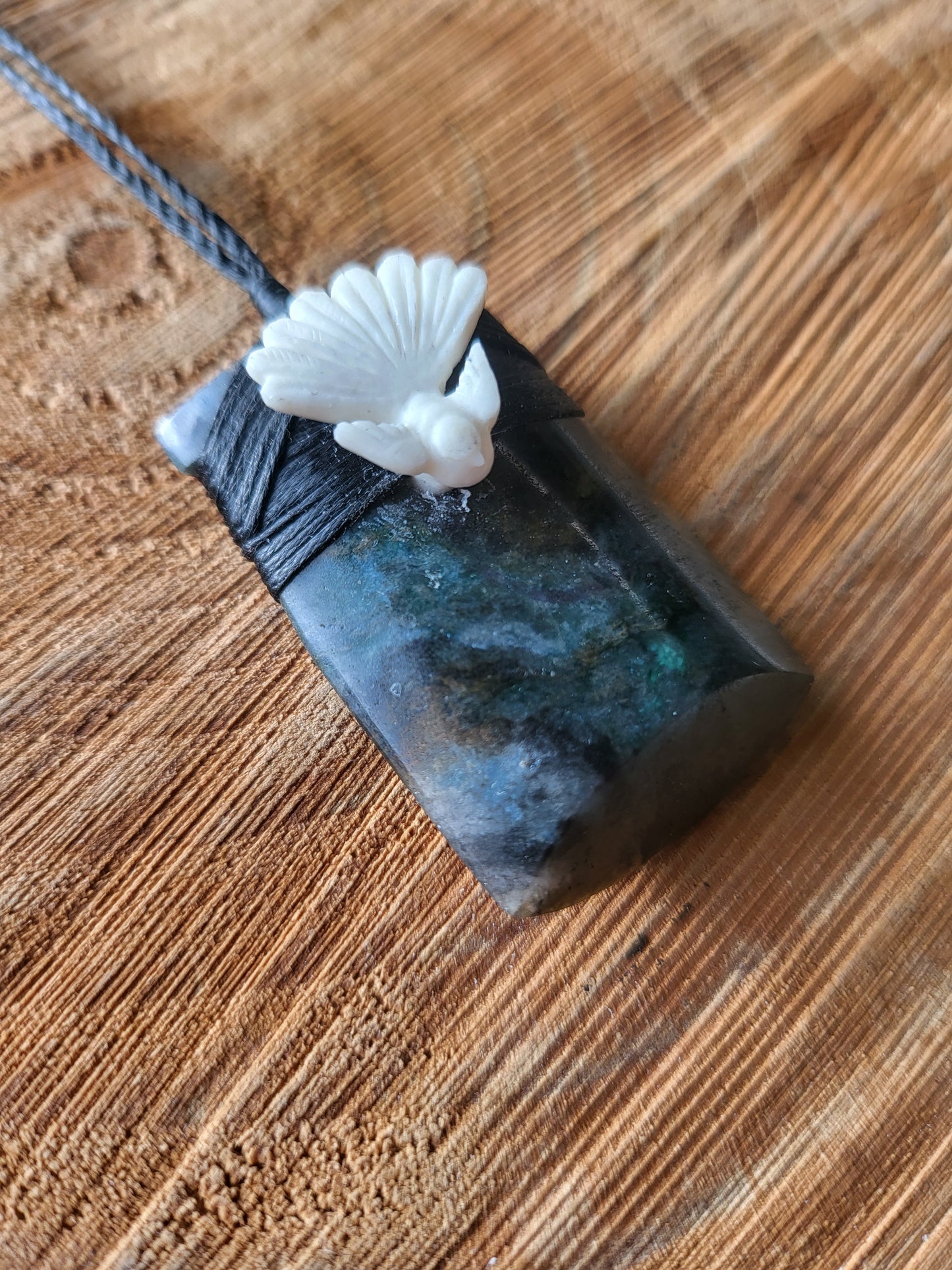 Hei Toki Piwaiwaka Bone inlay