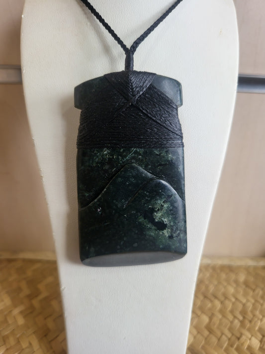 Hei Toki with Taranaki Maunga