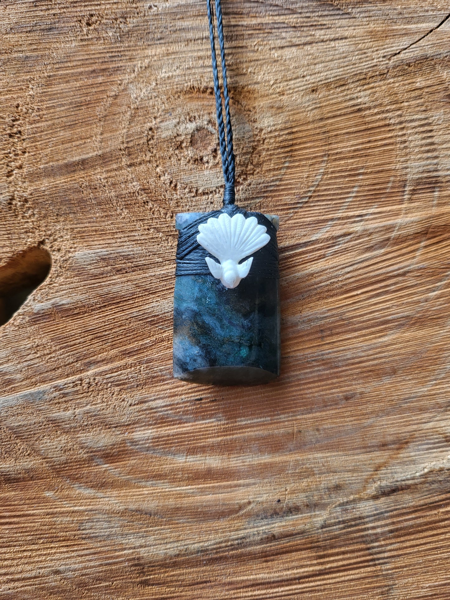 Hei Toki Piwaiwaka Bone inlay