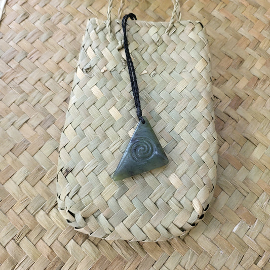 Tapa Toru (puhoro design)